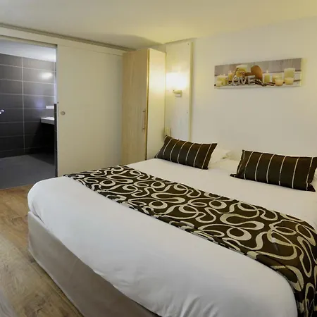 Logis - & Restaurant Des Lacs Paris Sud 3* Viry-Châtillon