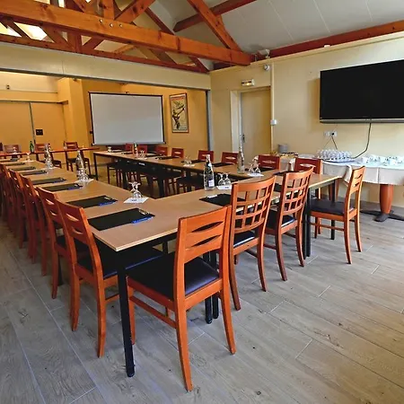 Logis - & Restaurant Des Lacs Paris Sud 3*