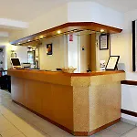 Logis - & Restaurant Des Lacs Paris Sud Hotel