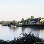 Logis - & Restaurant Des Lacs Paris Sud Hotel