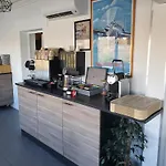 Hotel Logis - & Restaurant Des Lacs Paris Sud Viry-Châtillon