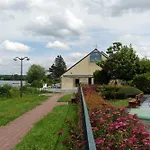 Logis - & Restaurant Des Lacs Paris Sud 3*