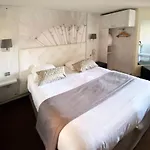 Logis - & Restaurant Des Lacs Paris Sud Hotel