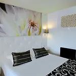 Logis - & Restaurant Des Lacs Paris Sud 3* Viry-Châtillon