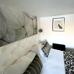 Logis - & Restaurant Des Lacs Paris Sud 3* Viry-Châtillon