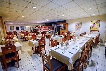 Hotel Logis Restaurant Des Lacs Paris Sud 3*