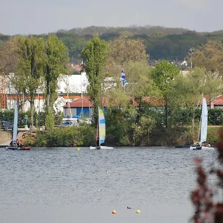 Logis - & Restaurant Des Lacs Paris Sud Viry-Châtillon