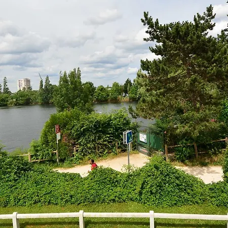Logis - & Restaurant Des Lacs Paris Sud Viry-Châtillon