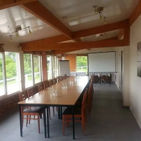 Logis - & Restaurant Des Lacs Paris Sud Szálloda 3*