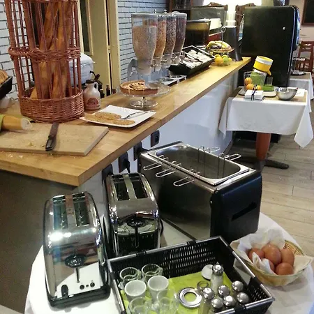 Logis - & Restaurant Des Lacs Paris Sud 3*