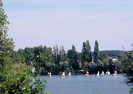 Szálloda Logis - & Restaurant Des Lacs Paris Sud Viry-Châtillon