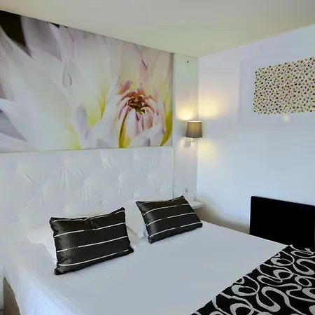 Logis - & Restaurant Des Lacs Paris Sud 3* Viry-Châtillon