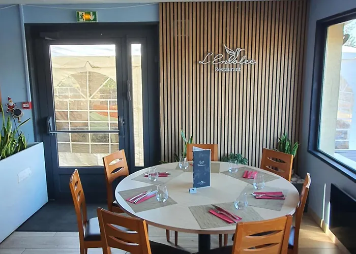 Logis - Hôtel&restaurant Des Lacs Paris Sud Hotel Viry-Châtillon