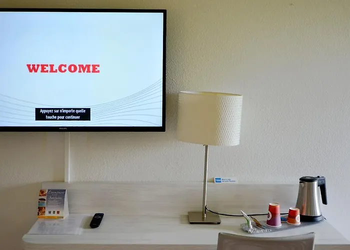 Hotel Logis - Hôtel&restaurant Des Lacs Paris Sud Viry-Châtillon