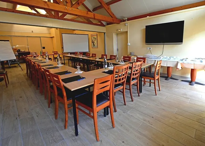 Logis - Hôtel&restaurant Des Lacs Paris Sud 3*