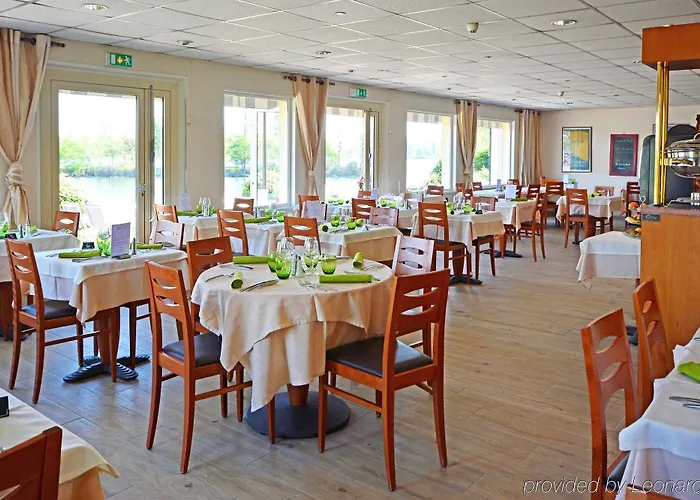 Hotel Logis - Hôtel&restaurant Des Lacs Paris Sud Viry-Châtillon