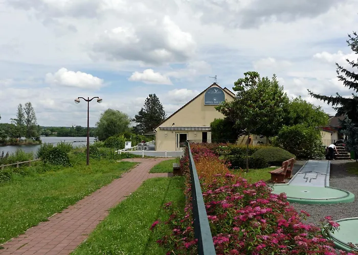 Logis - Hôtel&restaurant Des Lacs Paris Sud 3*