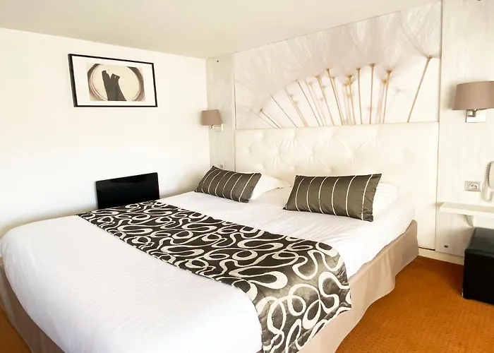 Logis - Hôtel&restaurant Des Lacs Paris Sud Hotel Viry-Châtillon